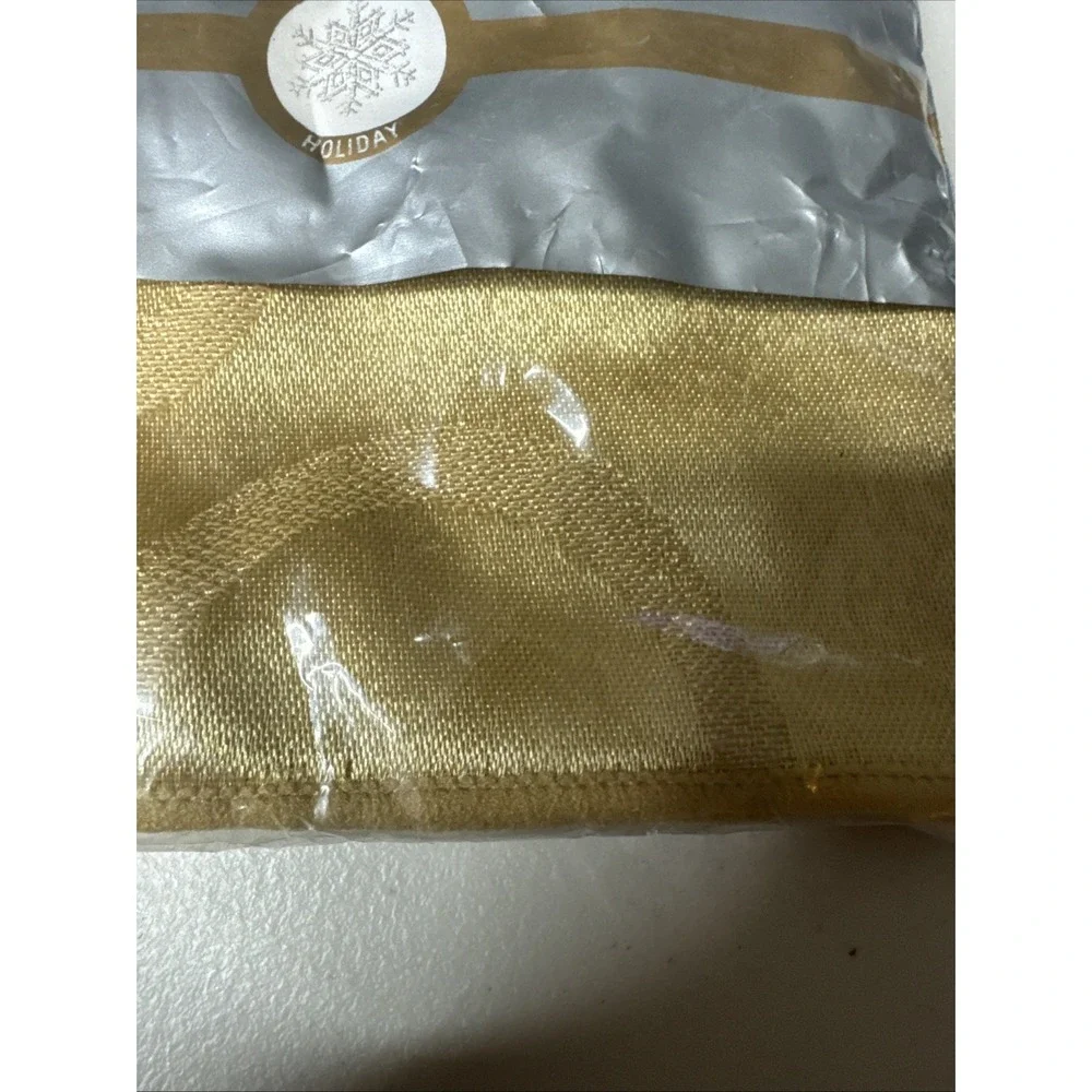 Home Trends Set of 4 Damask Napkins New Gold 17